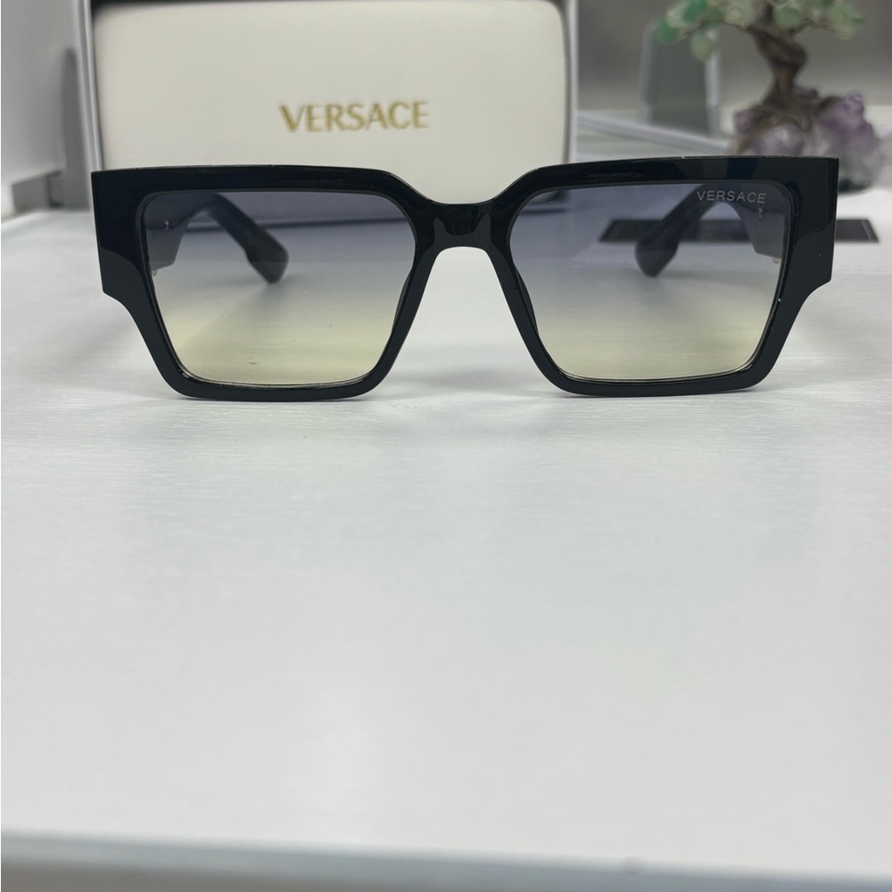 Versace Black And Gradient Sunglasses - image 6
